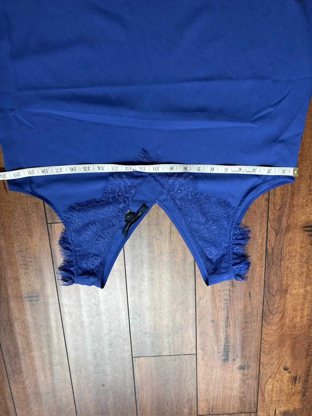 NWT French Connection Cobalt Blue Lace Trim Sleeveless V-Neck Top size Large